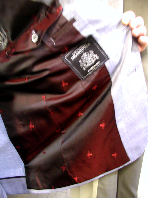 元気が出る裏地 臙脂色 ダーク レッド色 のオーダースーツです 静岡オーダースーツ 紳士服のサワダ 仮縫い付き ３９９００